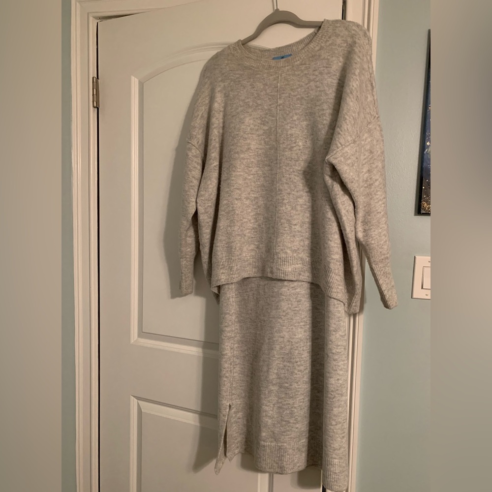 EUC CeCe matching sweater and dress combo!